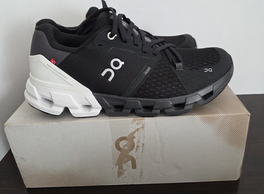On Cloudflyer 4 Wide Men’s 8.5 Running Shoes Black White Sneakers 81.98664 42